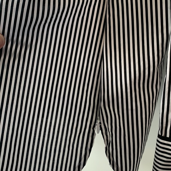 Talbot’s Black and White Tunic Blouse - Picture 3 of 4